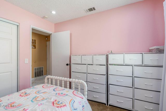 3243 E Avenue S-3, Palmdale, CA 93550