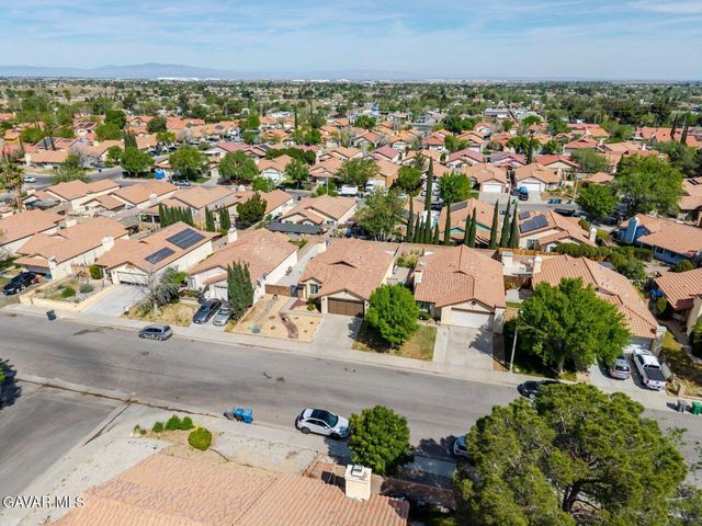 3243 E Avenue S-3, Palmdale, CA 93550