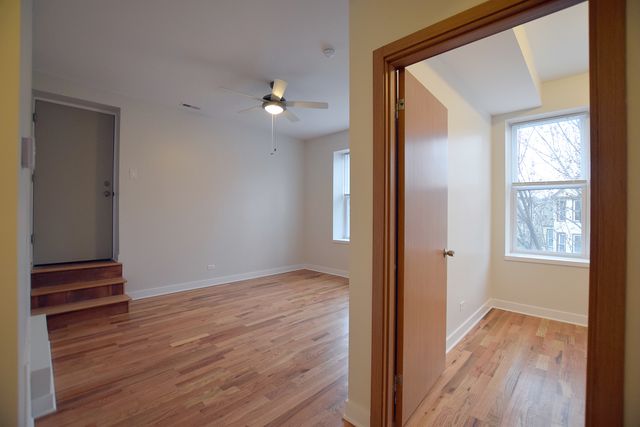 3804 W Montrose Avenue 201, Chicago, IL 60618