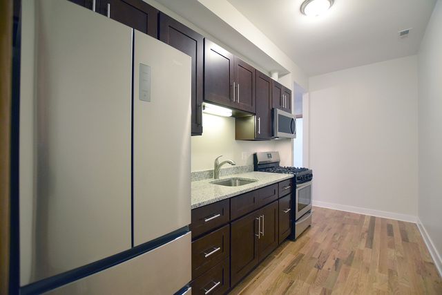 3804 W Montrose Avenue 201, Chicago, IL 60618
