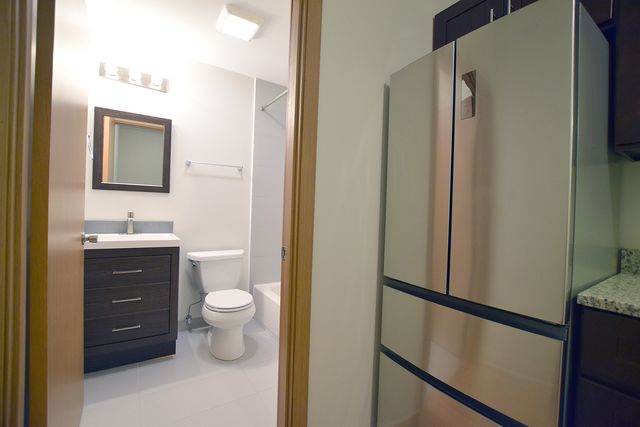 3804 W Montrose Avenue 201, Chicago, IL 60618