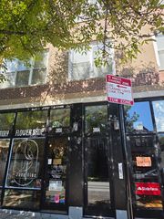 3804 W Montrose Avenue 201, Chicago, IL 60618
