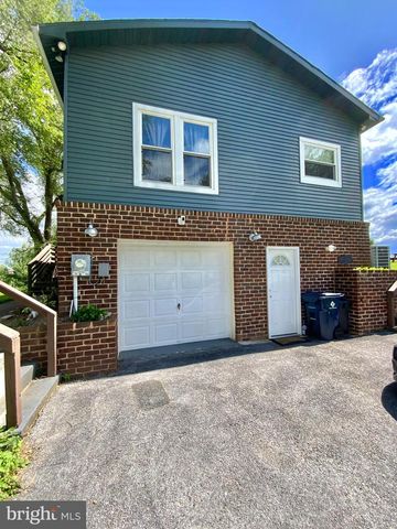 655 NEW CHESTER ROAD, New Oxford, PA 17350