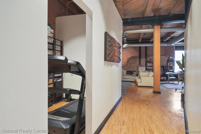 200 S River Place Drive 29, Detroit, MI 48207