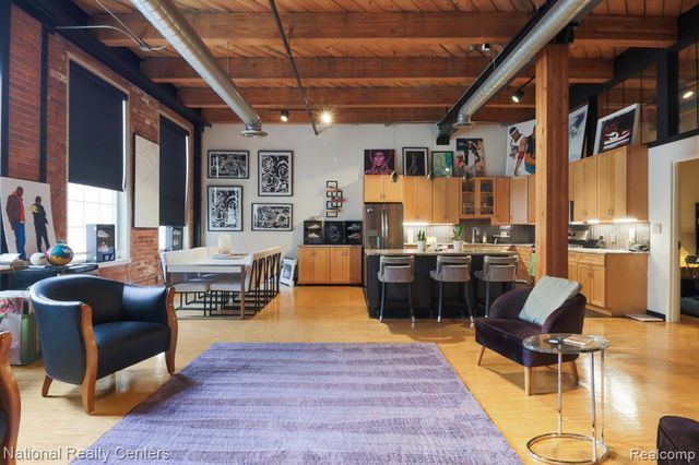 200 S River Place Drive 29, Detroit, MI 48207