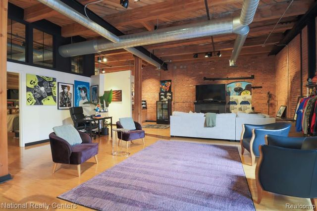 200 S River Place Drive 29, Detroit, MI 48207