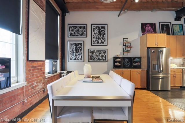 200 S River Place Drive 29, Detroit, MI 48207