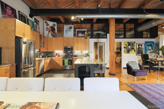 200 S River Place Drive 29, Detroit, MI 48207