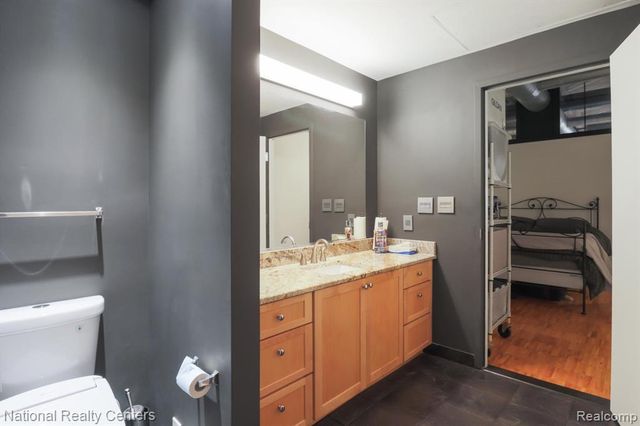 200 S River Place Drive 29, Detroit, MI 48207