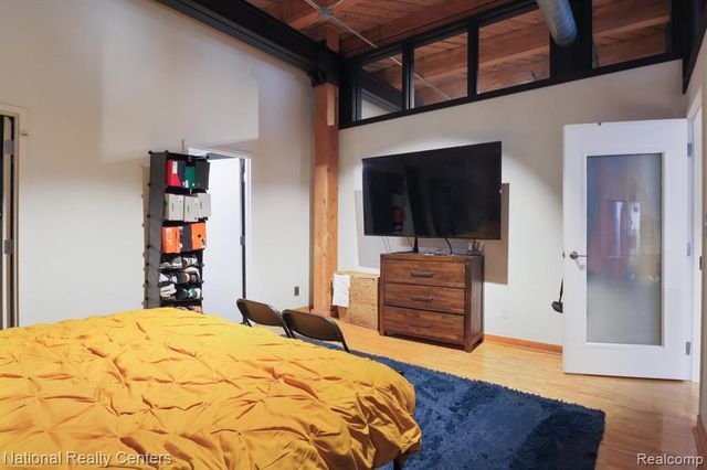 200 S River Place Drive 29, Detroit, MI 48207