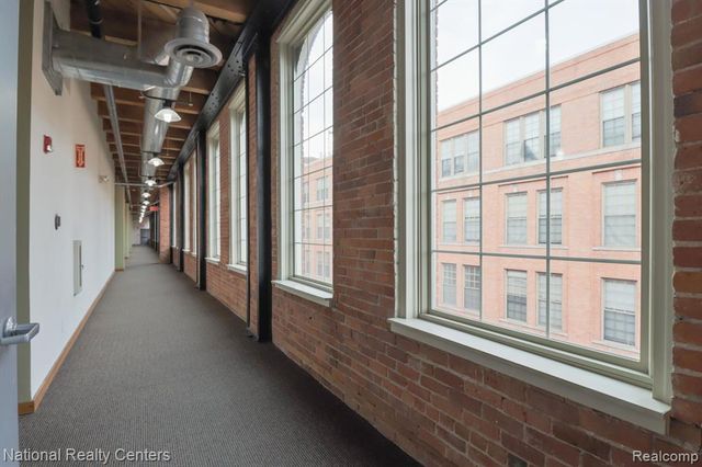 200 S River Place Drive 29, Detroit, MI 48207