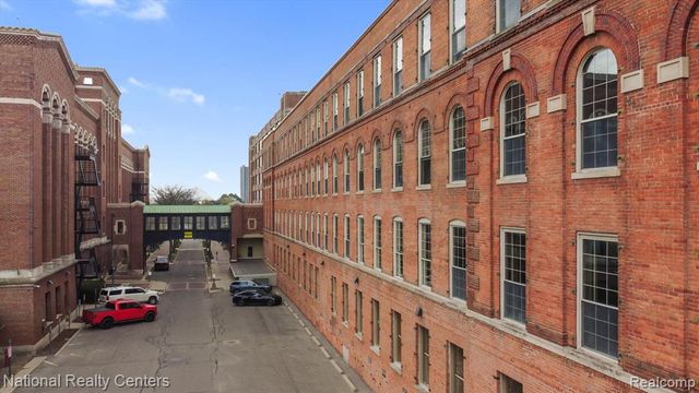 200 S River Place Drive 29, Detroit, MI 48207