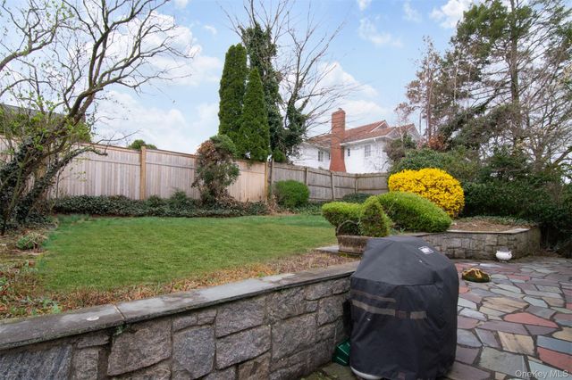 34 Deshon Avenue, Bronxville, NY 10708