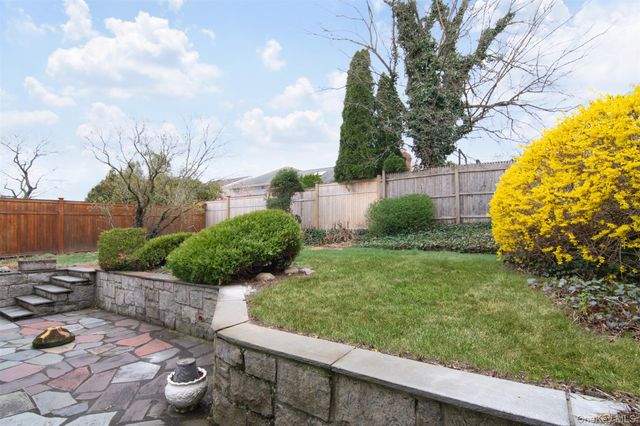 34 Deshon Avenue, Bronxville, NY 10708