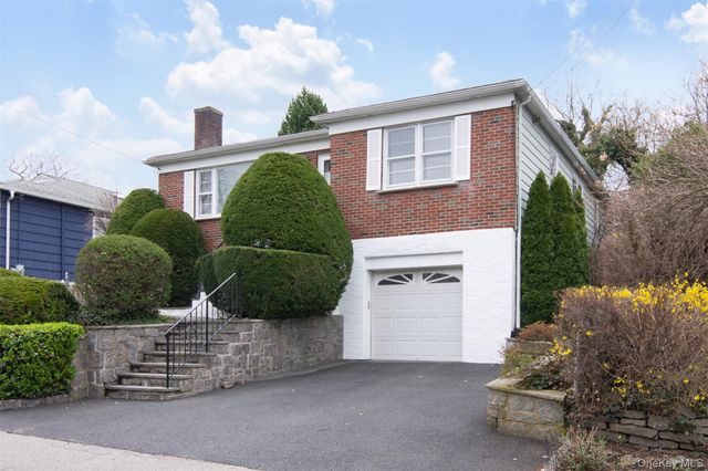 34 Deshon Avenue, Bronxville, NY 10708