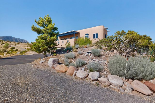 95 Overlook Drive, Placitas, NM 87043