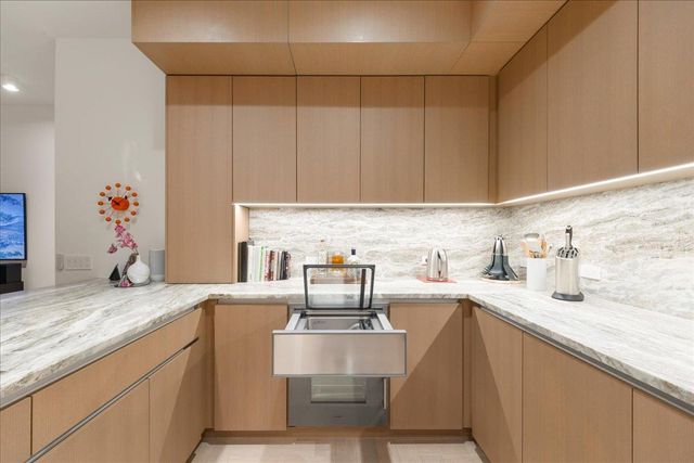 313 W 17th ST 1104, Austin, TX 78701