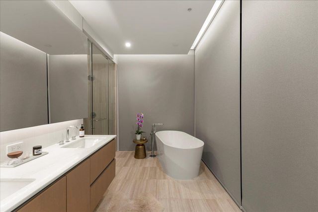 313 W 17th ST 1104, Austin, TX 78701