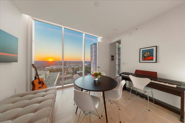 313 W 17th ST 1104, Austin, TX 78701