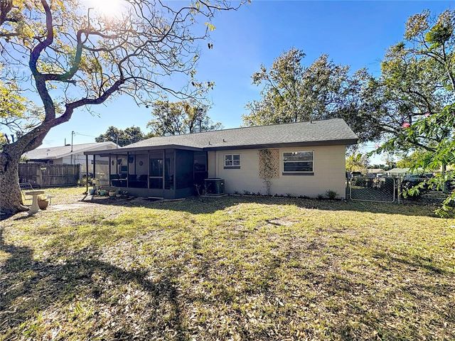 220 E LAWSON DRIVE, Auburndale, FL 33823