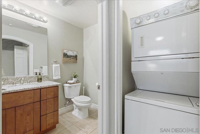 525 11th Avenue 1108, San Diego, CA 92101