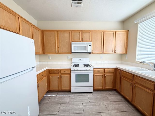 9289 Mandeville Bay Avenue, Las Vegas, NV 89148