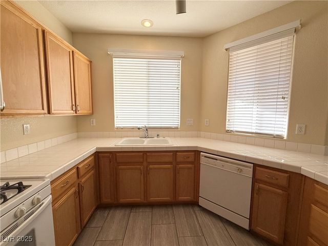 9289 Mandeville Bay Avenue, Las Vegas, NV 89148