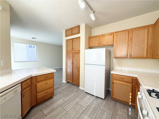 9289 Mandeville Bay Avenue, Las Vegas, NV 89148