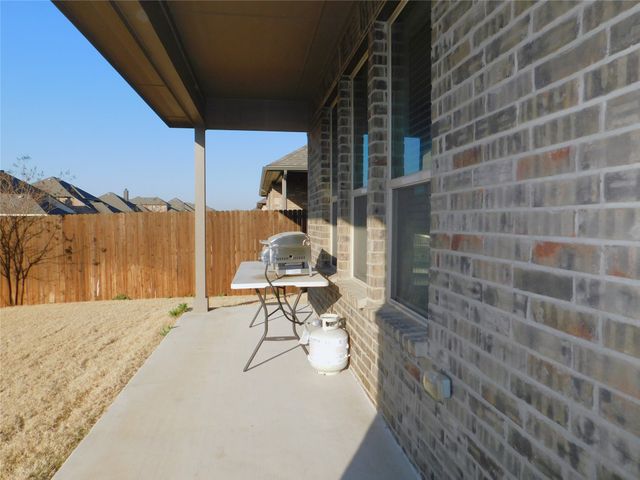 5230 Mountain View Drive, Krum, TX 76249