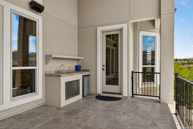 310 MAJESTIC BLF, San Antonio, TX 78258