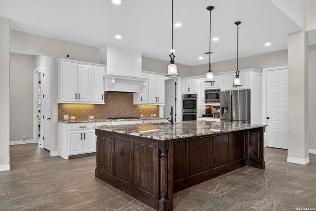 310 MAJESTIC BLF, San Antonio, TX 78258