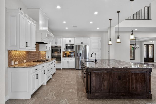310 MAJESTIC BLF, San Antonio, TX 78258