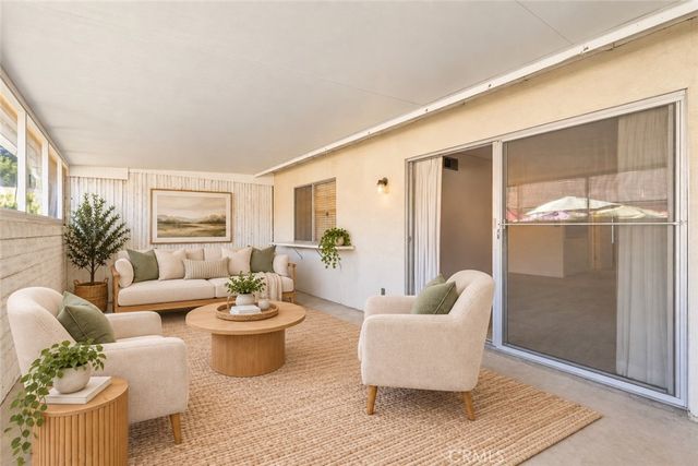 19432 Oak Crossing, Newhall, CA 91321