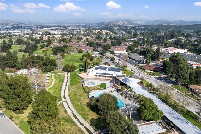19432 Oak Crossing, Newhall, CA 91321
