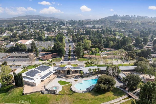19432 Oak Crossing, Newhall, CA 91321
