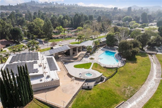 19432 Oak Crossing, Newhall, CA 91321