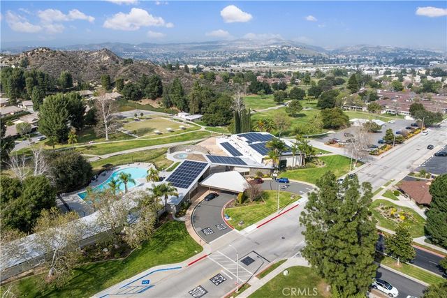 19432 Oak Crossing, Newhall, CA 91321