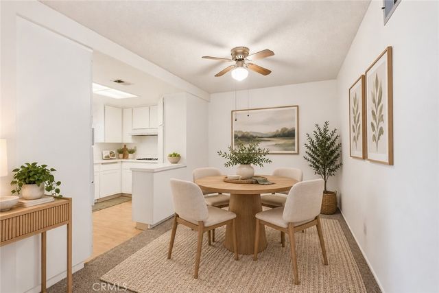19432 Oak Crossing, Newhall, CA 91321