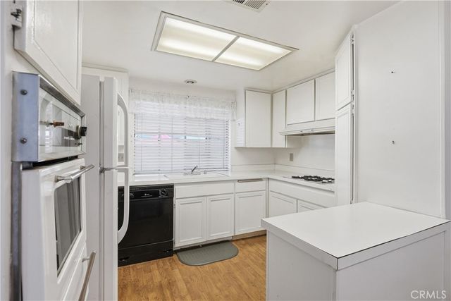19432 Oak Crossing, Newhall, CA 91321