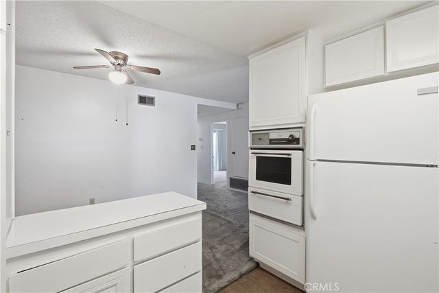 19432 Oak Crossing, Newhall, CA 91321