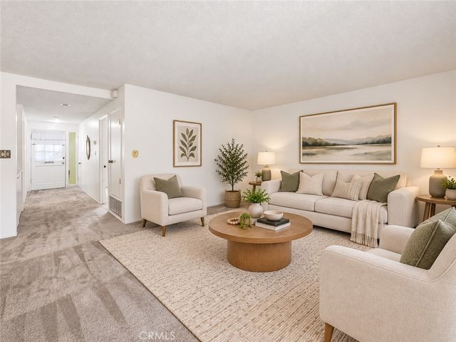 19432 Oak Crossing, Newhall, CA 91321