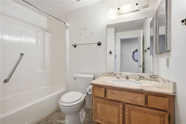 19432 Oak Crossing, Newhall, CA 91321