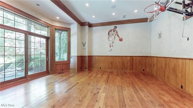 860 W Hill Drive, Gates Mills, OH 44040