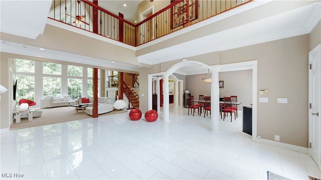 860 W Hill Drive, Gates Mills, OH 44040