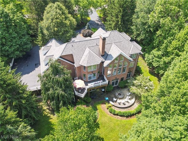 860 W Hill Drive, Gates Mills, OH 44040