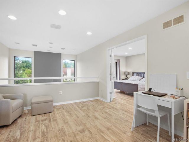 734 Hamilton Court, Rochester Hills, MI 48307