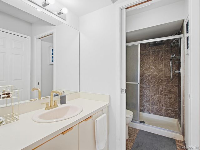 734 Hamilton Court, Rochester Hills, MI 48307