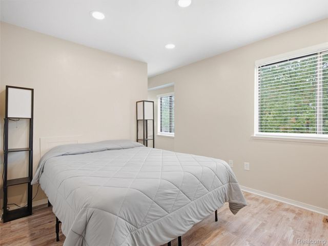 734 Hamilton Court, Rochester Hills, MI 48307