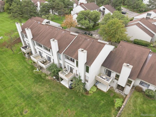 734 Hamilton Court, Rochester Hills, MI 48307