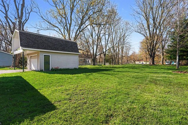 525 Main Street, Coopersville, MI 49404